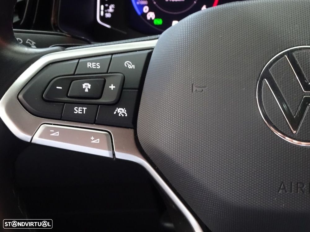 VW T-Roc 2.0 TDI R-Line DSG - 18