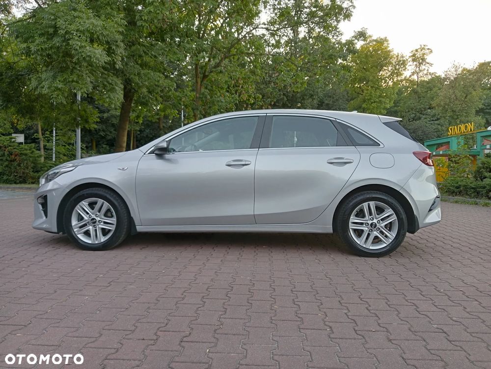 Kia Ceed 1.6 CRDi mHEV M - 4
