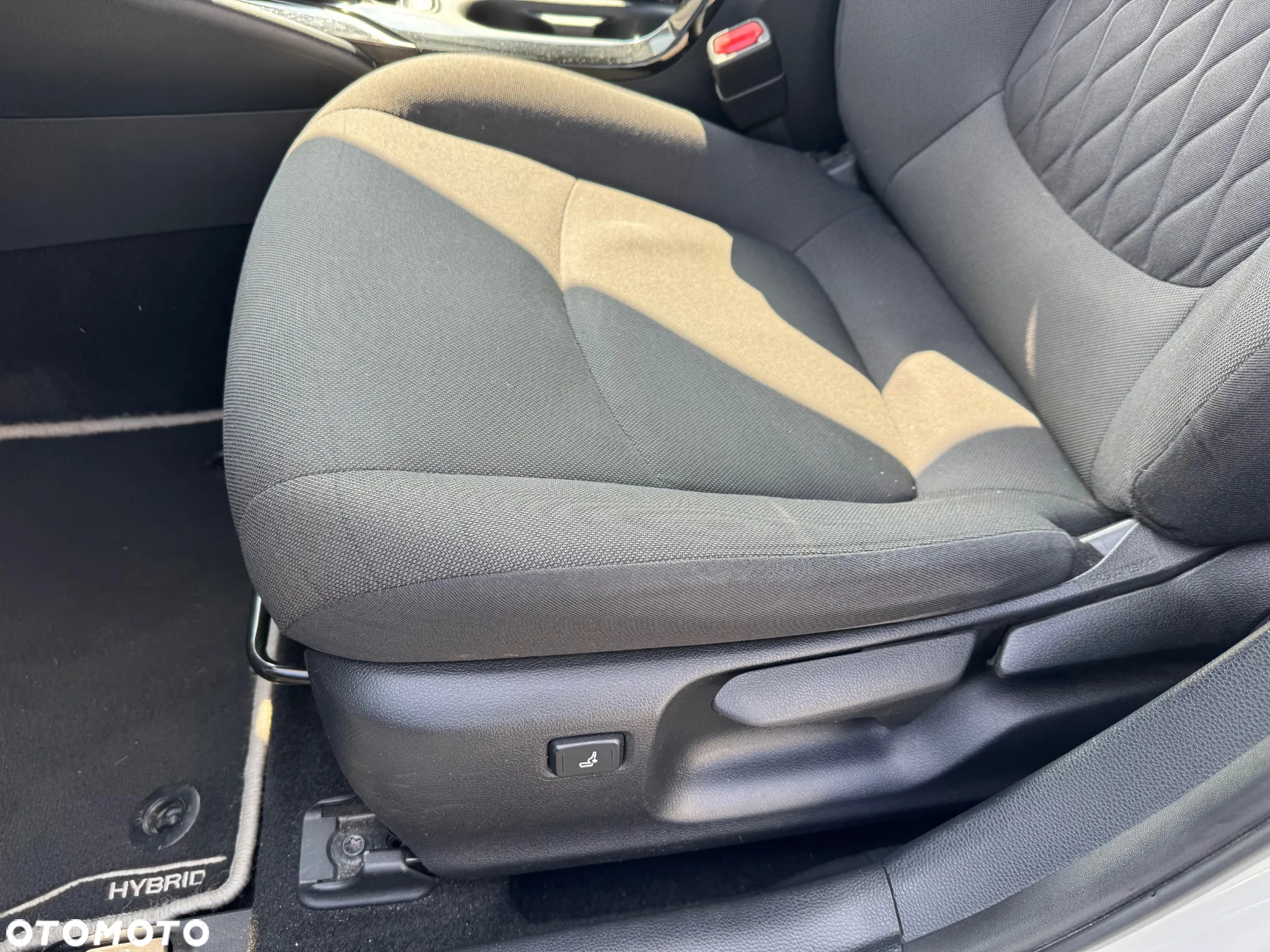 Toyota Corolla 1.8 Hybrid Executive - 11