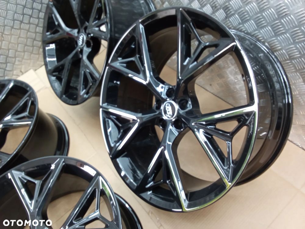 Felgi Audi Q8, SQ8, RS Q8, Q7, SQ7 10Jx22 et21 5x112 - 7