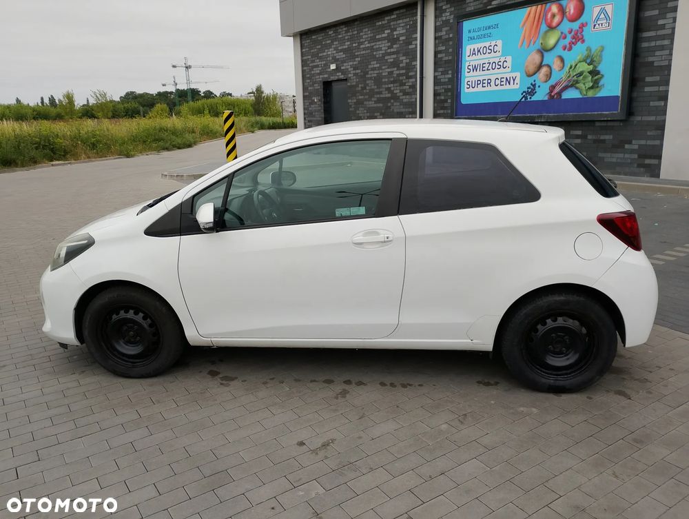 Toyota YARIS - 8