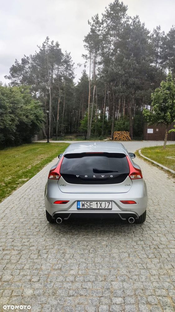 Volvo V40 D2 Drive-E R-Design Momentum - 4