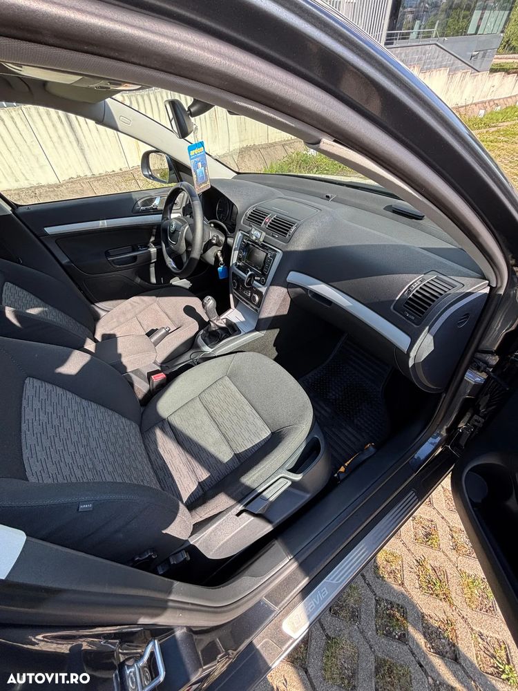 SKODA Octavia 2011 — imagine 10