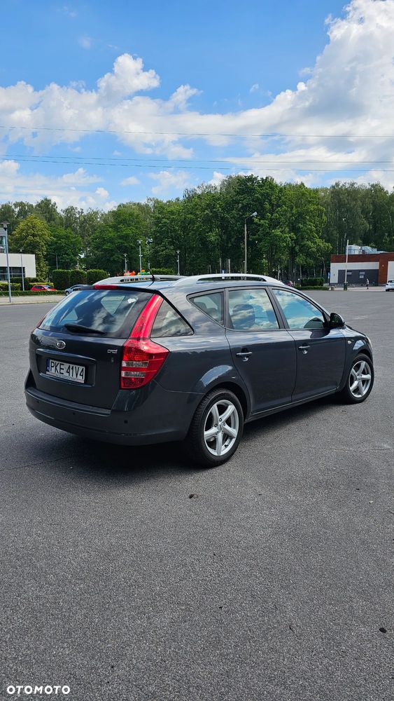 Kia Ceed 1.6 Crdi Comfort + - 5