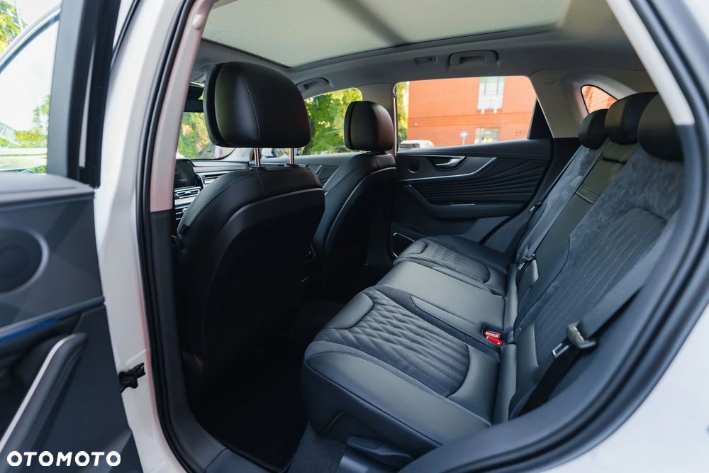 Hongqi HS5 2.0T Executive AWD - 25