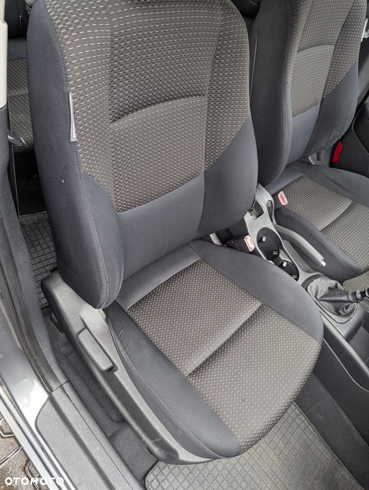 Hyundai i30 1.6 Comfort - 17