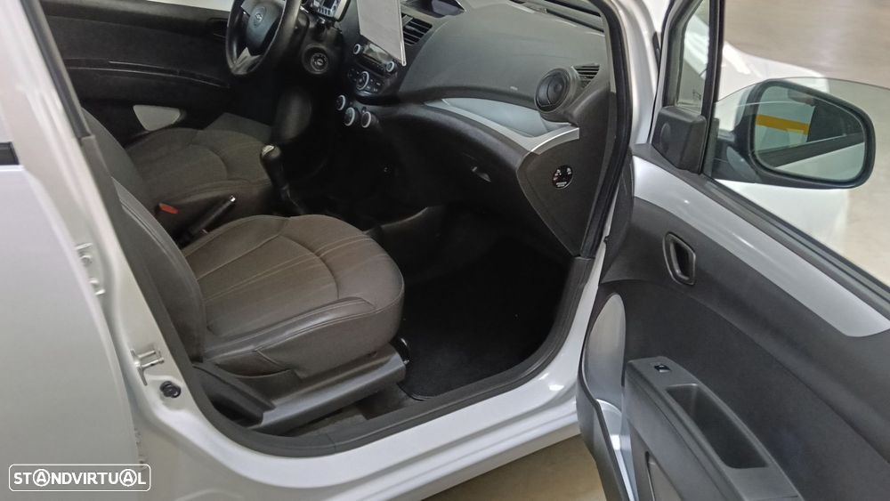 Chevrolet Spark 1.0 L Bi-Fuel - 25