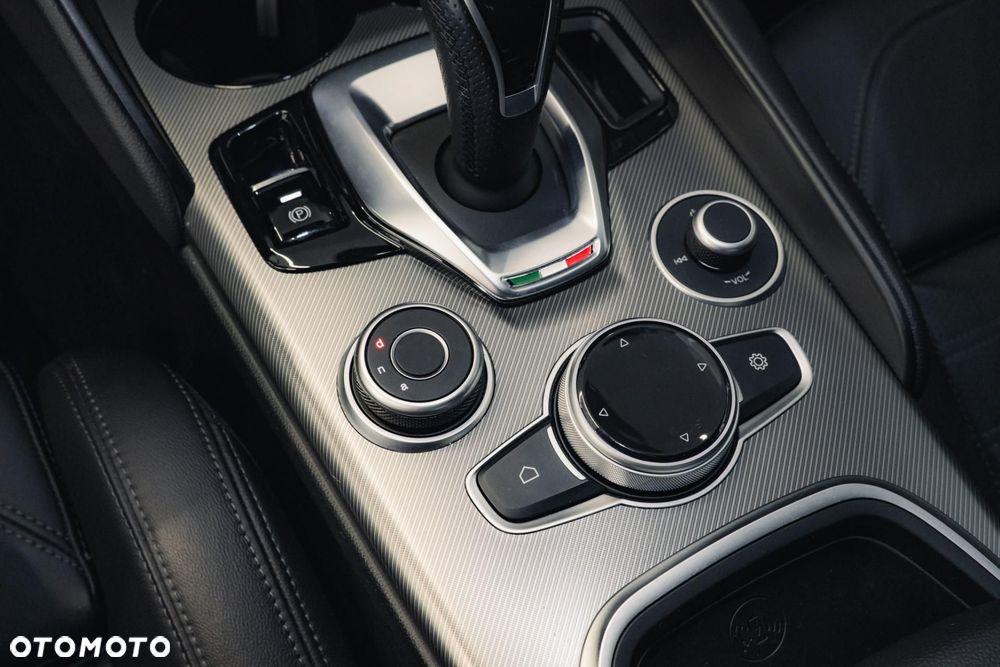Alfa Romeo Giulia 2.0 Turbo Veloce Q4 - 28