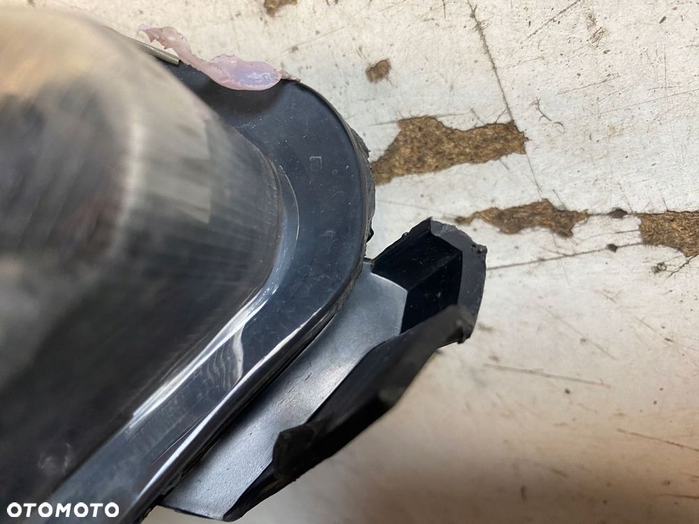 TOYOTA HILUX LAMPA PRAWY LEWY PRZÓD KOMPLET - 7
