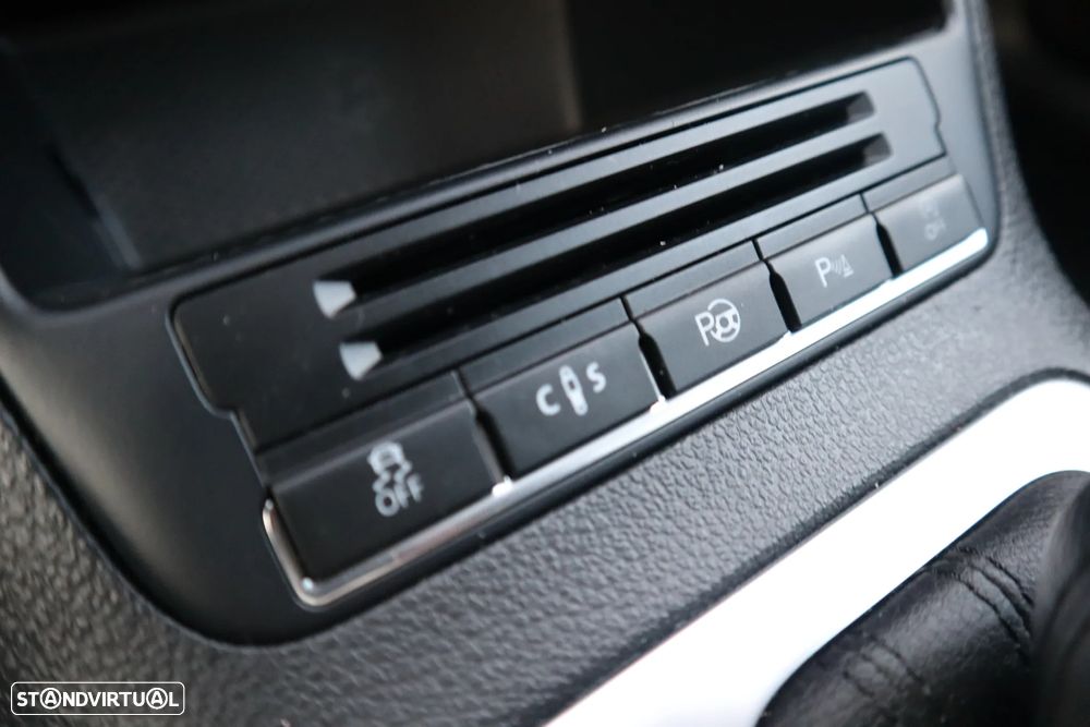 VW Tiguan 2.0 TDi Track 4Motion DSG - 33