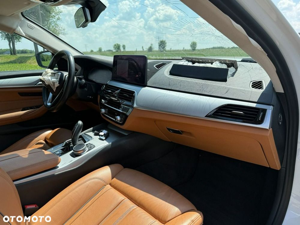 BMW Seria 5 520d Luxury Line sport - 28