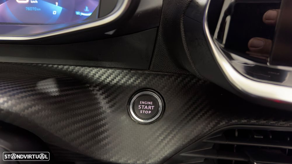 Peugeot 2008 1.2 PureTech Allure EAT8 - 26