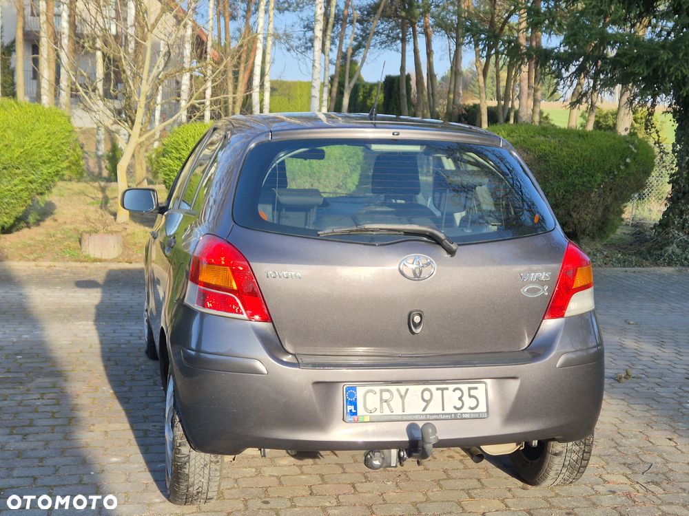 Toyota Yaris - 4