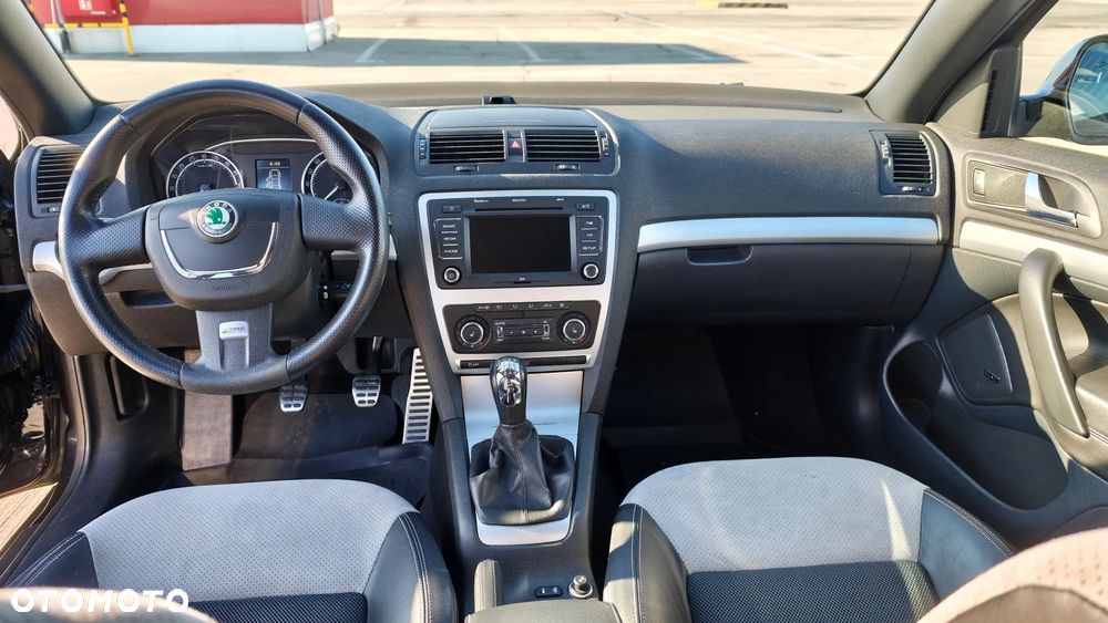 Skoda Octavia 2.0 TDI CR DPF RS - 14