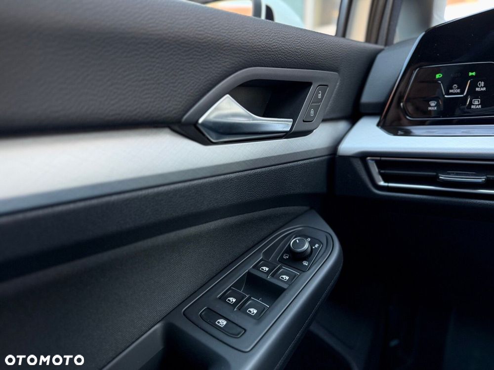 Volkswagen Golf 1.0 eTSI Life DSG - 25