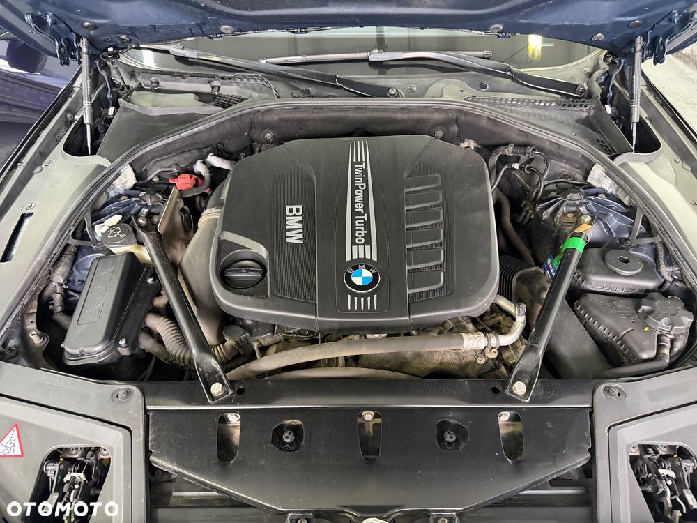 BMW Seria 5 530d xDrive Luxury Line - 9
