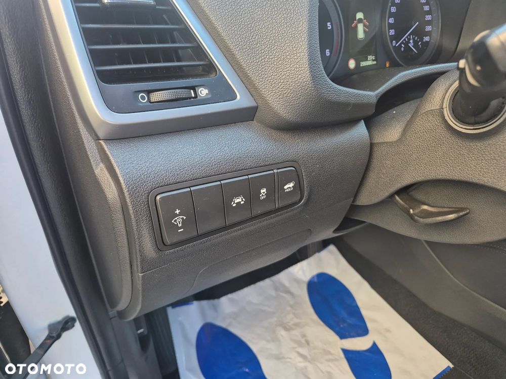 Hyundai Tucson blue 1.7 CRDi 2WD DCT Premium - 17