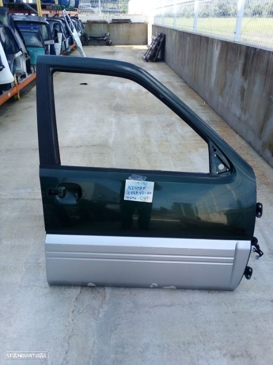 Porta frente direita Nissan Terrano 2003 - 2