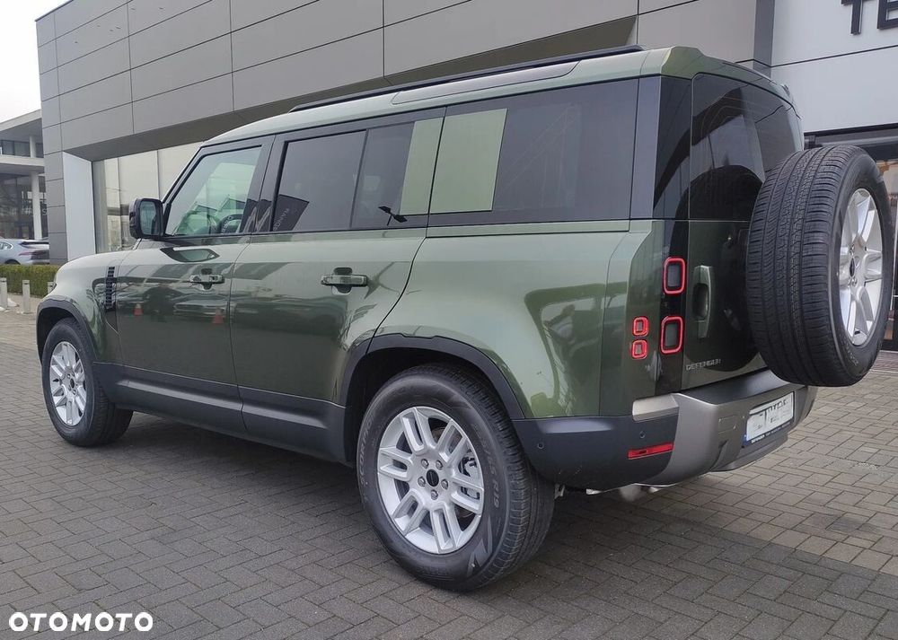 Land Rover Defender - 8