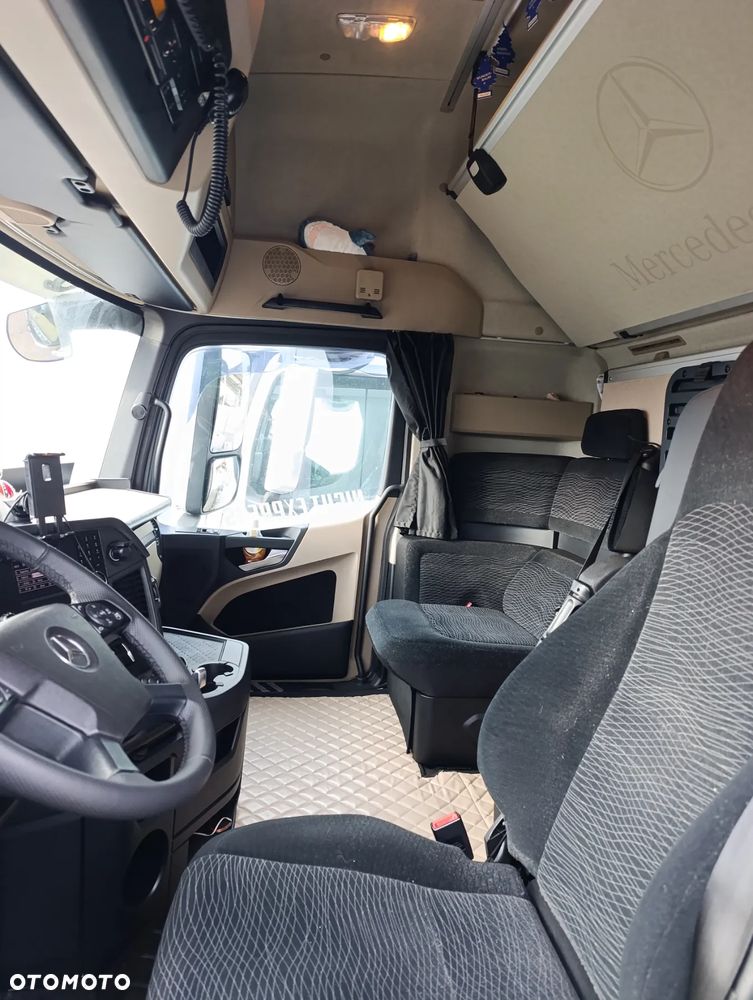 Mercedes-Benz Actros - 16