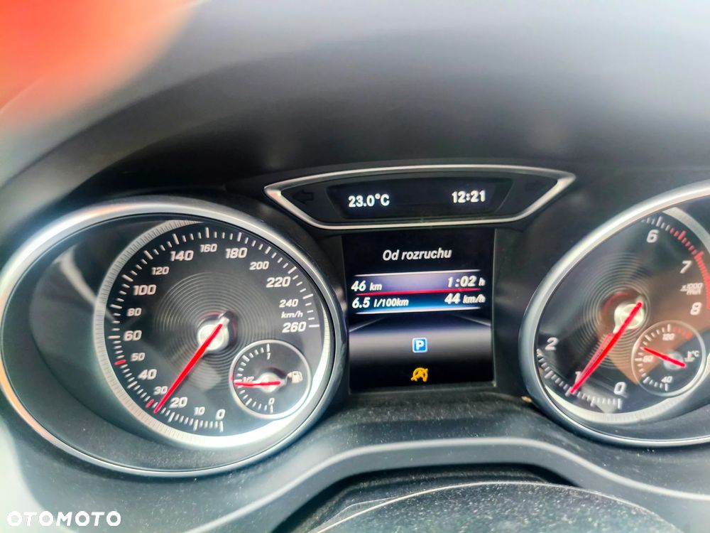 Mercedes-Benz CLA 180 - 25