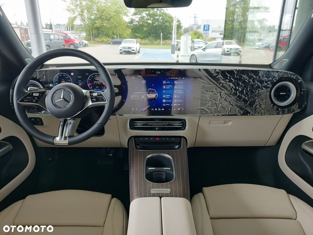 Mercedes-Benz GLB - 14