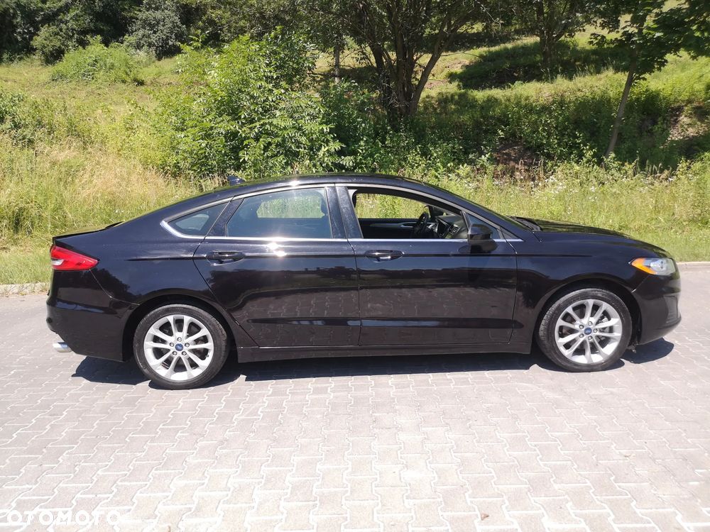 Ford Fusion - 4