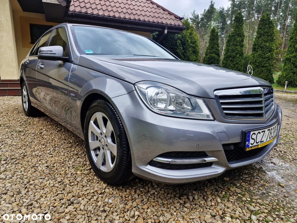 Mercedes-Benz Klasa C 180 CGI BlueEFFICIENCY Avantgarde - 2
