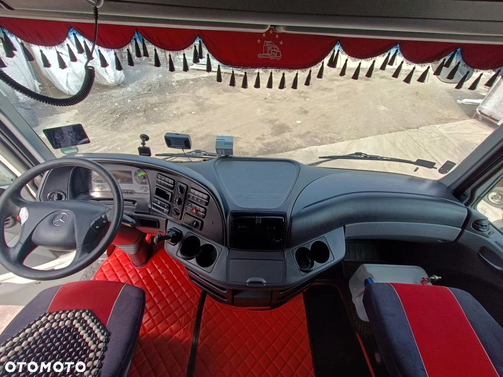 Mercedes-Benz ACTROS - 3