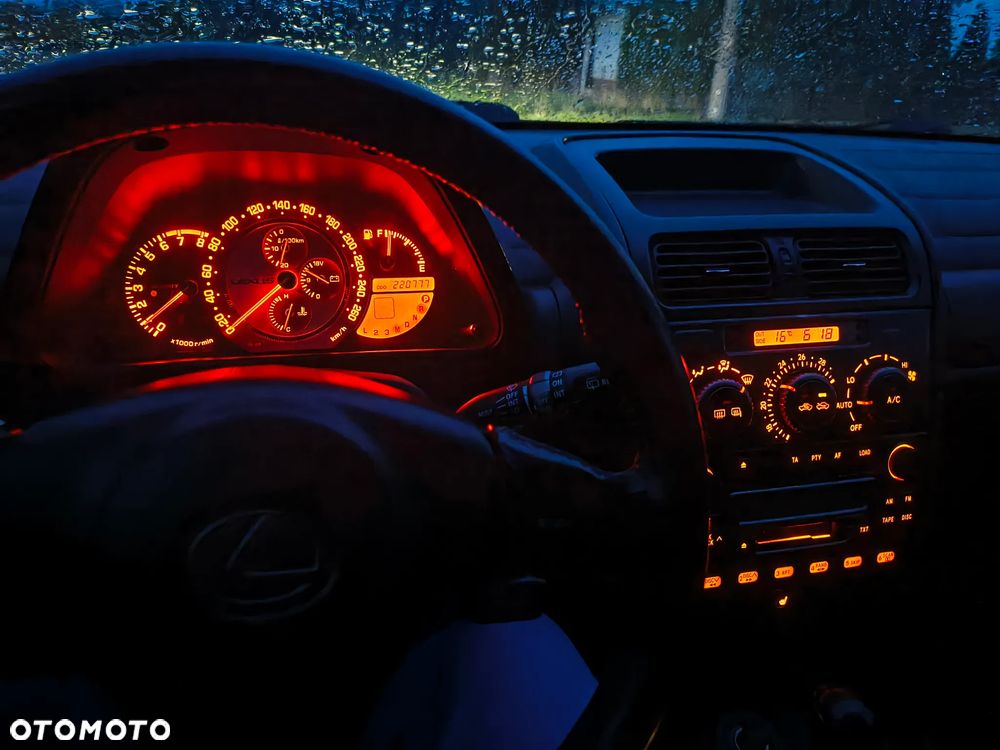 Lexus IS 300 Elegance - 7