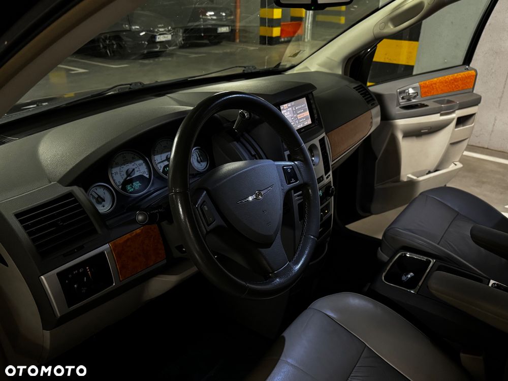 Chrysler Town & Country 4.0 Limited - 18