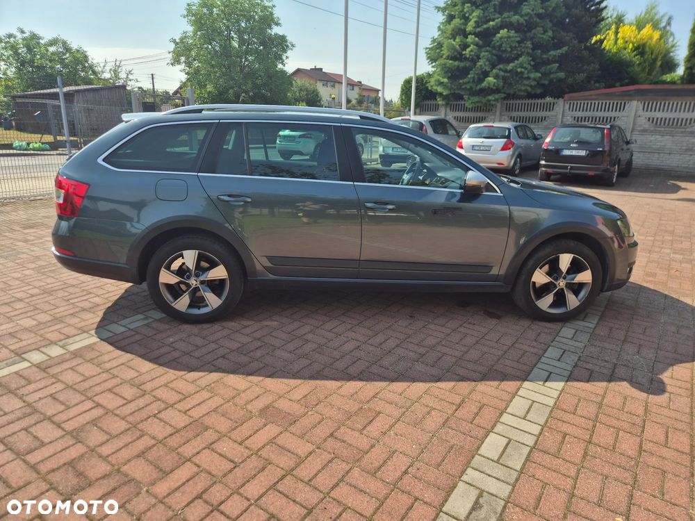 Skoda Octavia Scout 2.0 TDI 4x4 DSG - 3