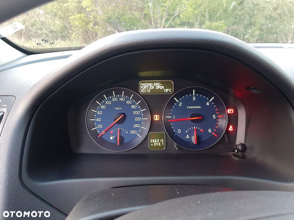 Volvo C30 D2 R-Design - 12