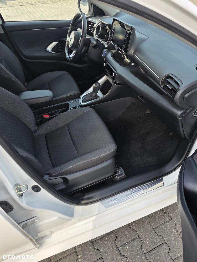 Toyota Yaris 1.5 Executive CVT - 21