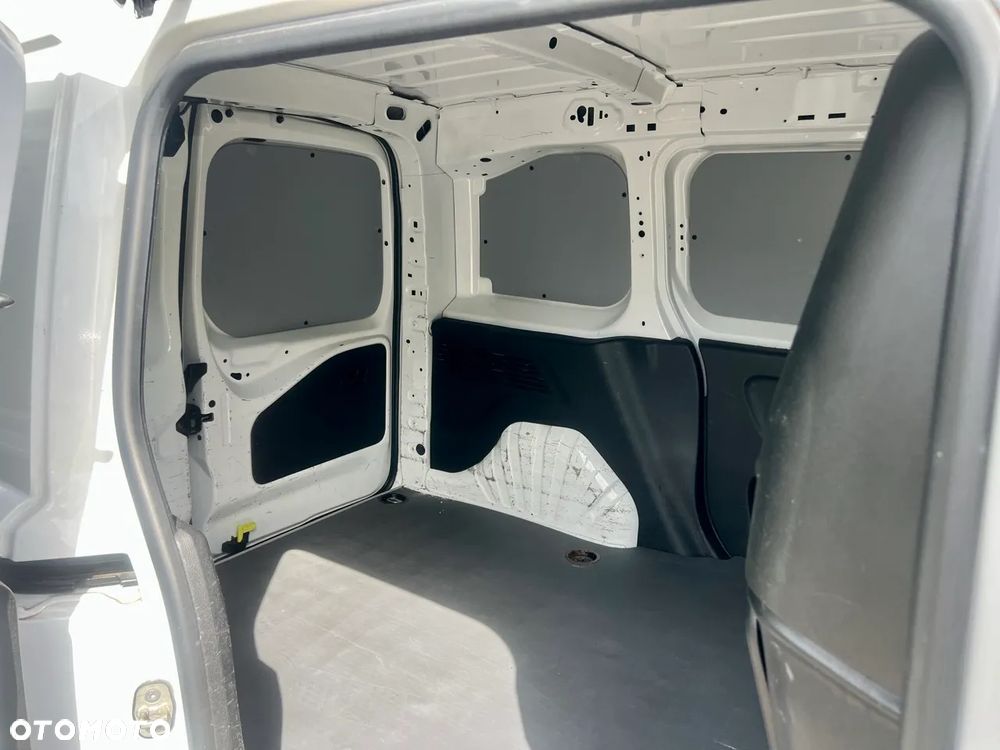 Toyota Proace City - 16