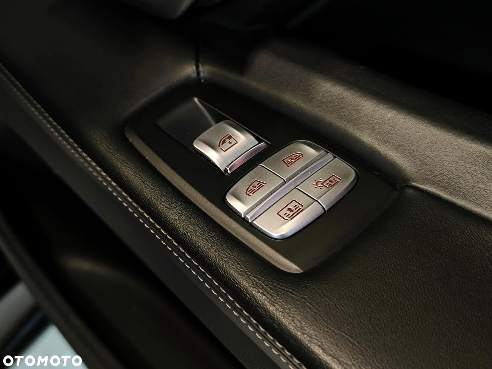 BMW Seria 7 750Li xDrive - 26