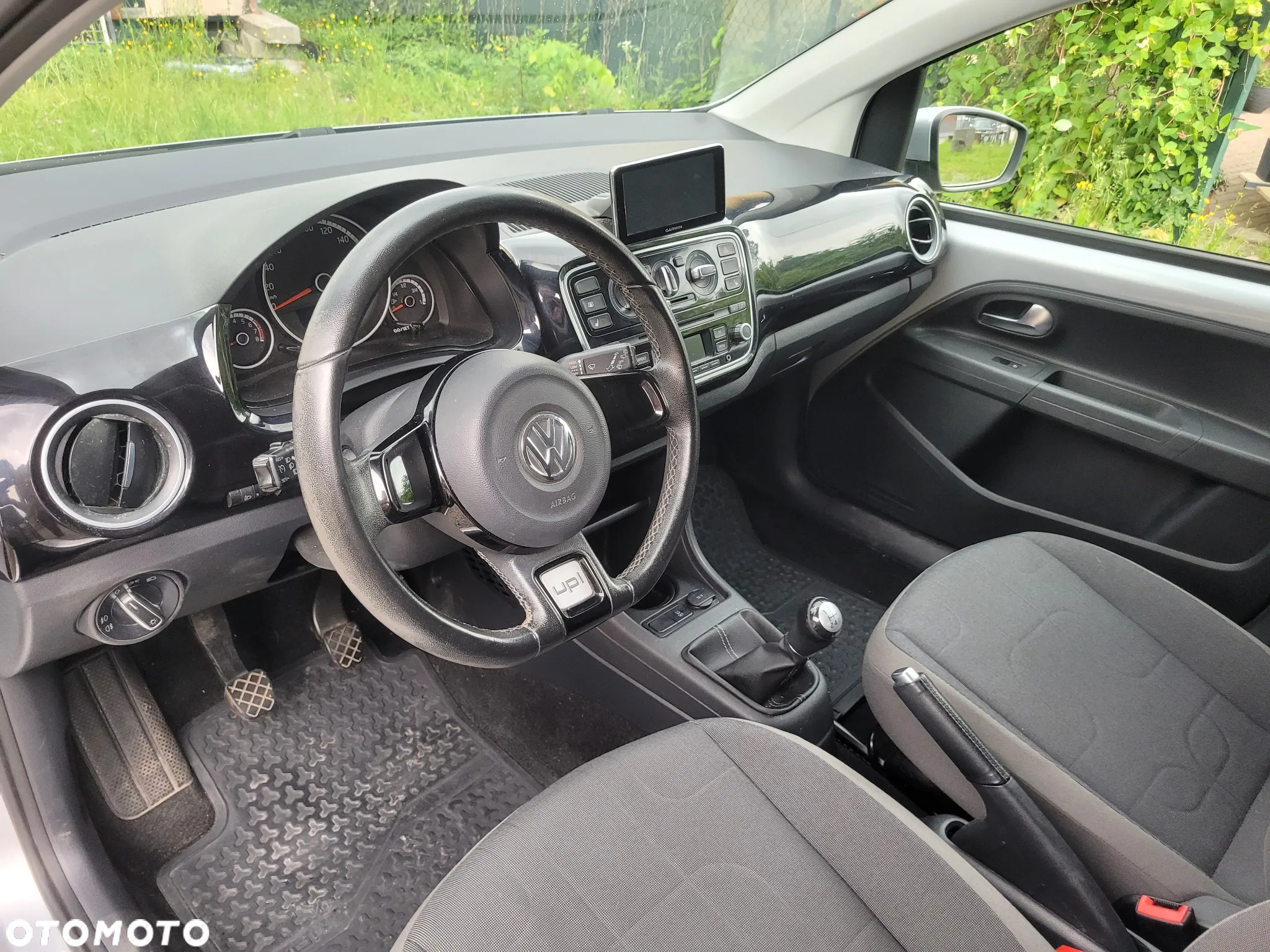 Volkswagen up! 1.0 cross - 16