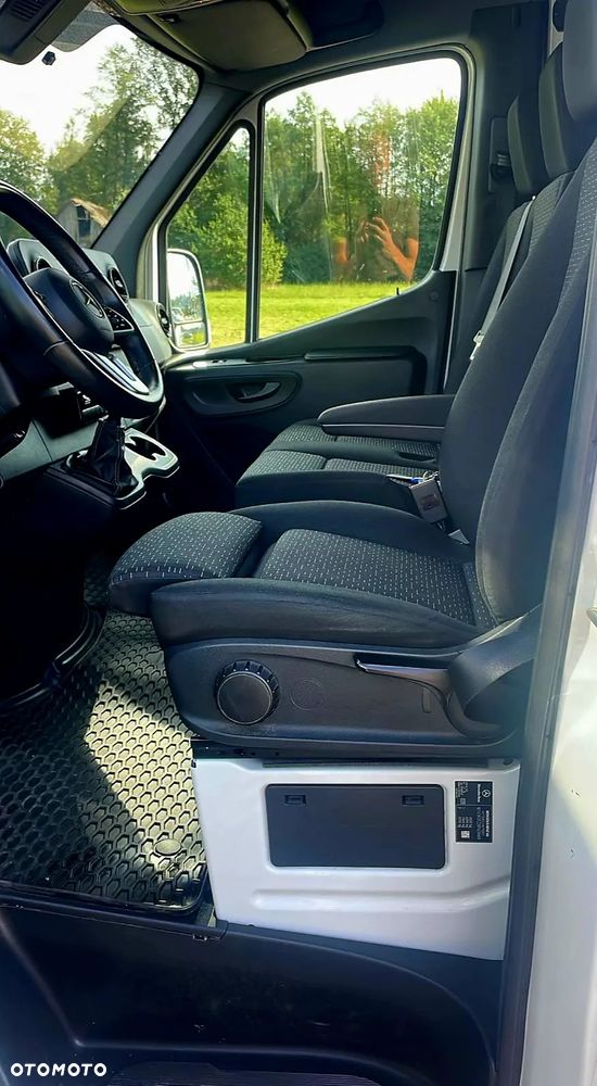 Mercedes-Benz SPRINTER - 13