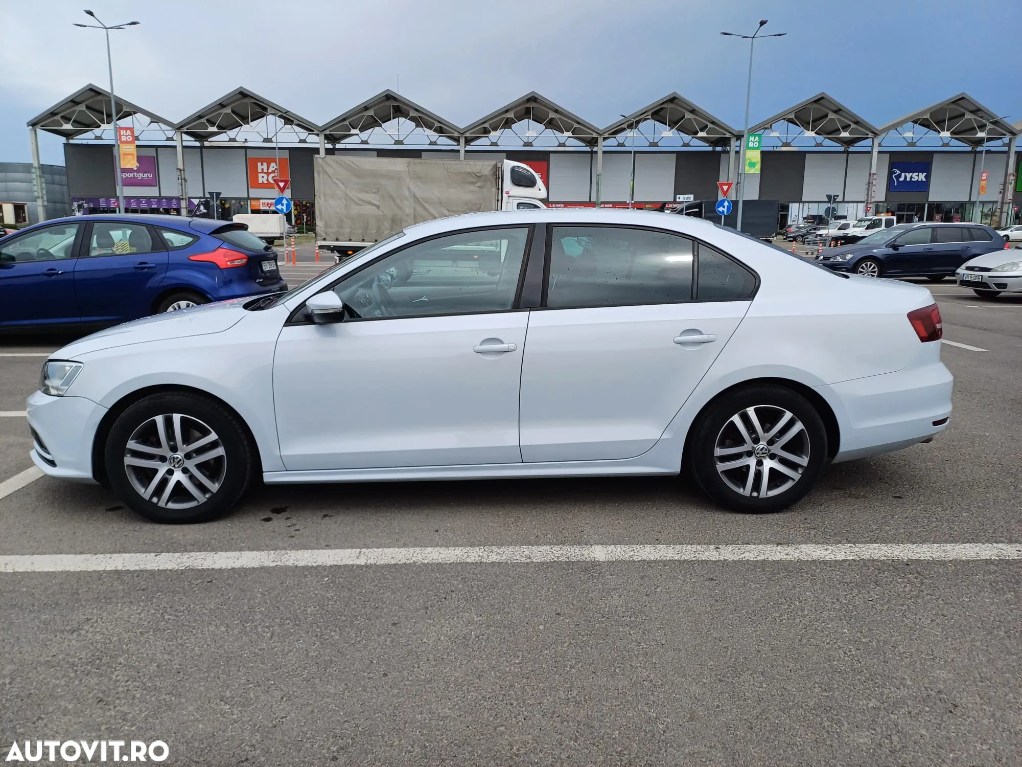 Volkswagen Jetta 2.0 TDI Comfortline - 8