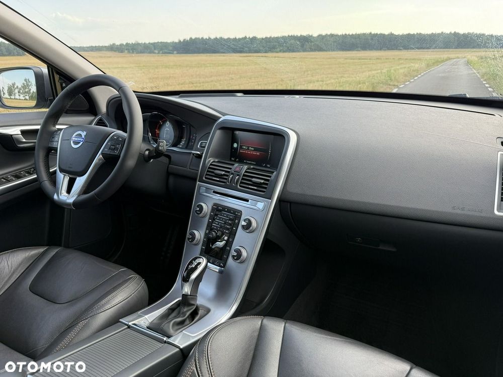 Volvo XC 60 D4 Geartronic Momentum Pro - 23