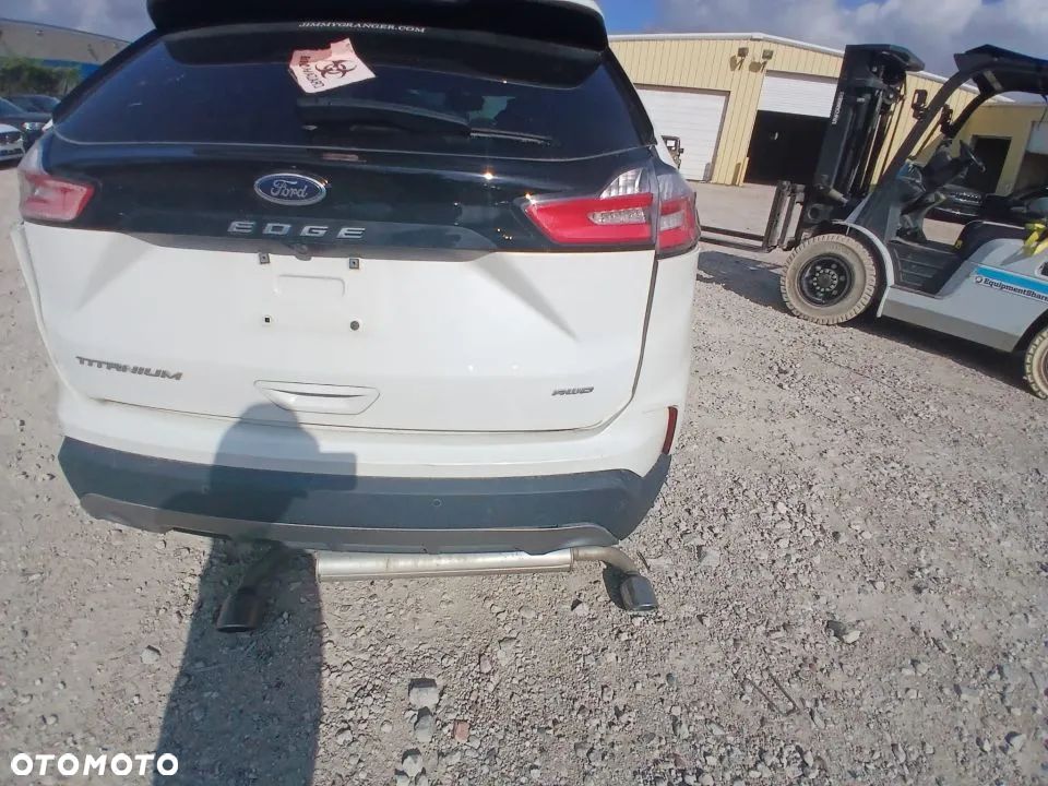 Ford Edge - 8