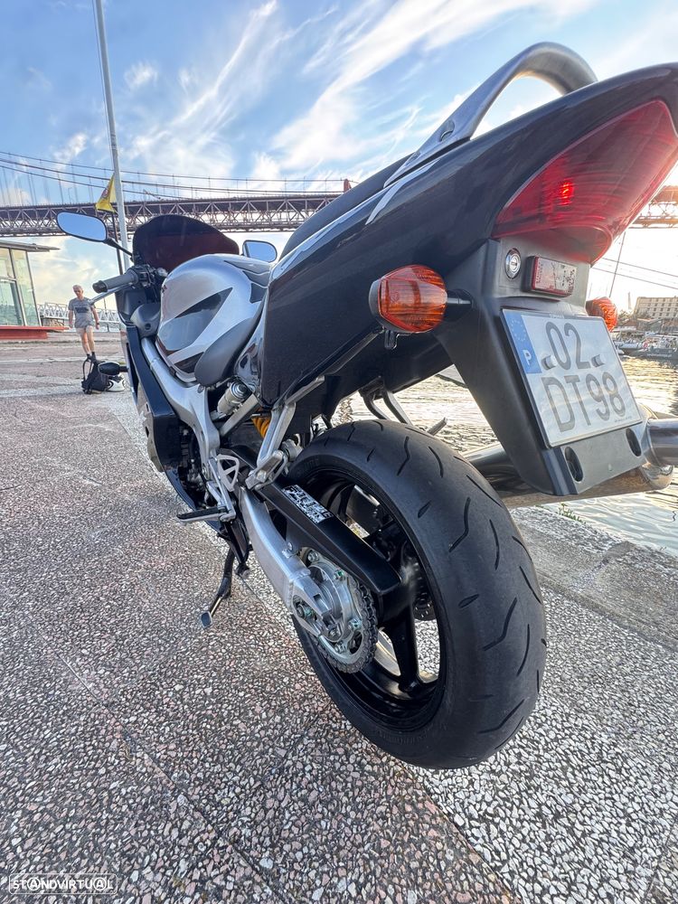 Honda CBR 600 F4 I - 5