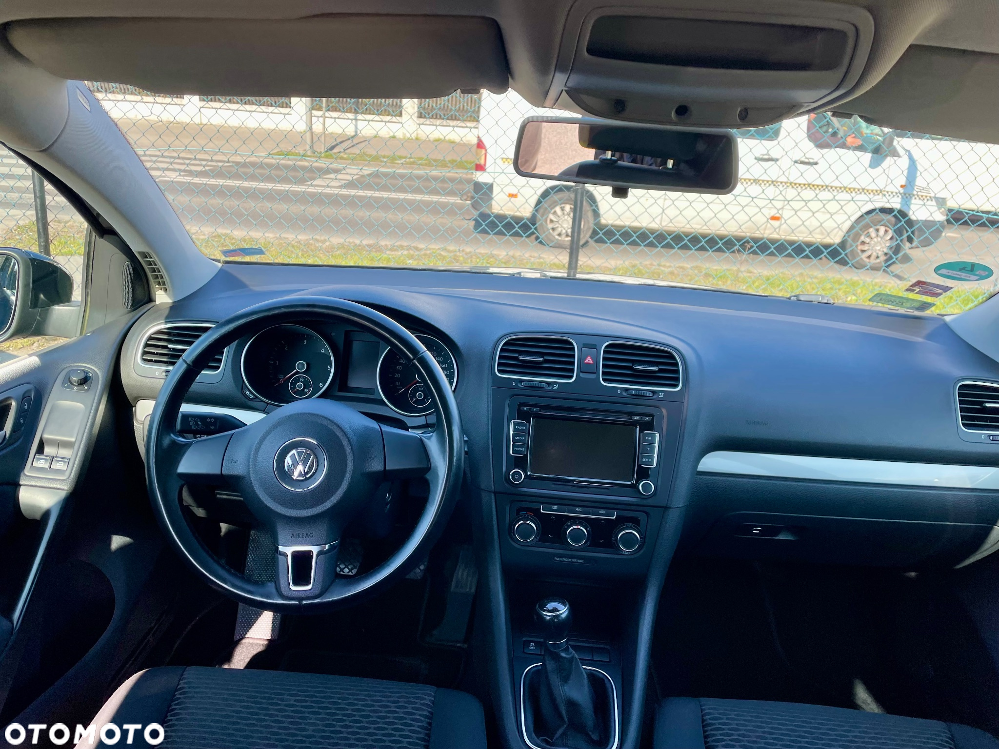 Volkswagen Golf - 27