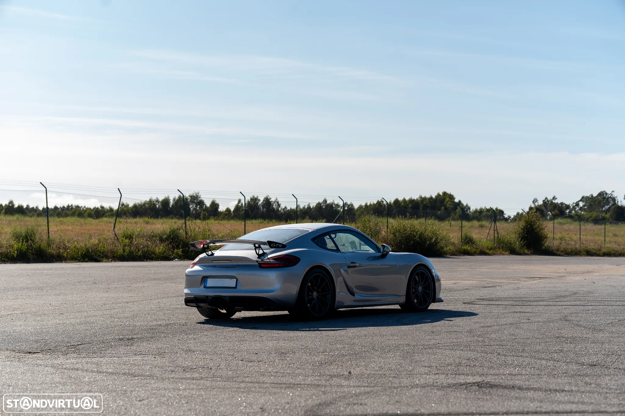 Porsche Cayman GT4 - 6