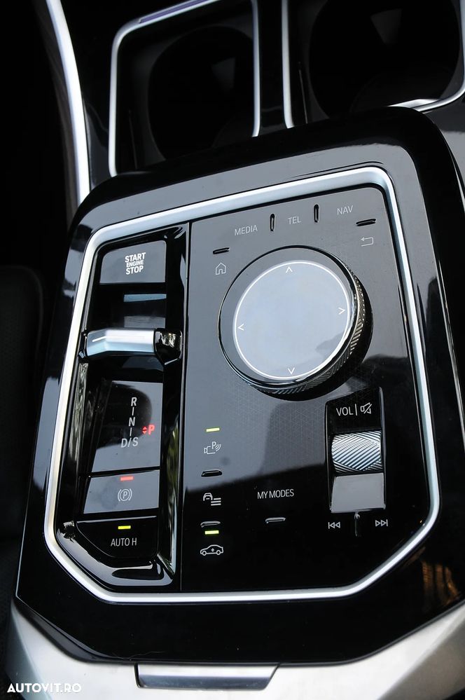 BMW Seria 7 740d xDrive MHEV - 28