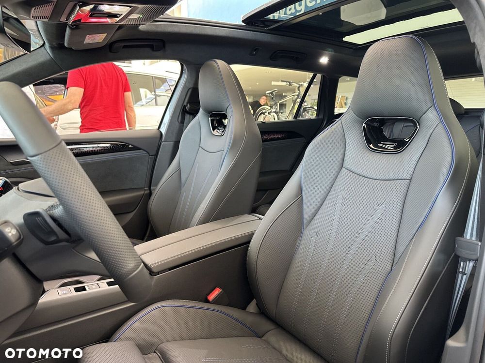Volkswagen Passat - 12