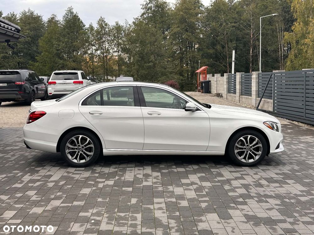 Mercedes-Benz Klasa C 300 9G-TRONIC Edition - 3