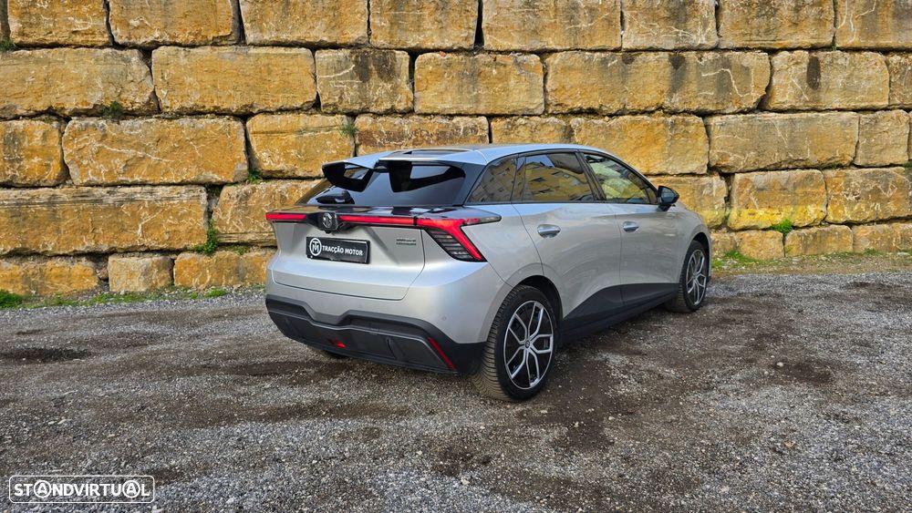 MG MG4 64 kWh Luxury - 2