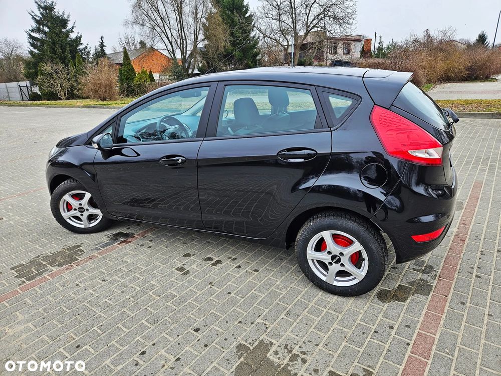 Ford Fiesta 1.4 Ghia - 25