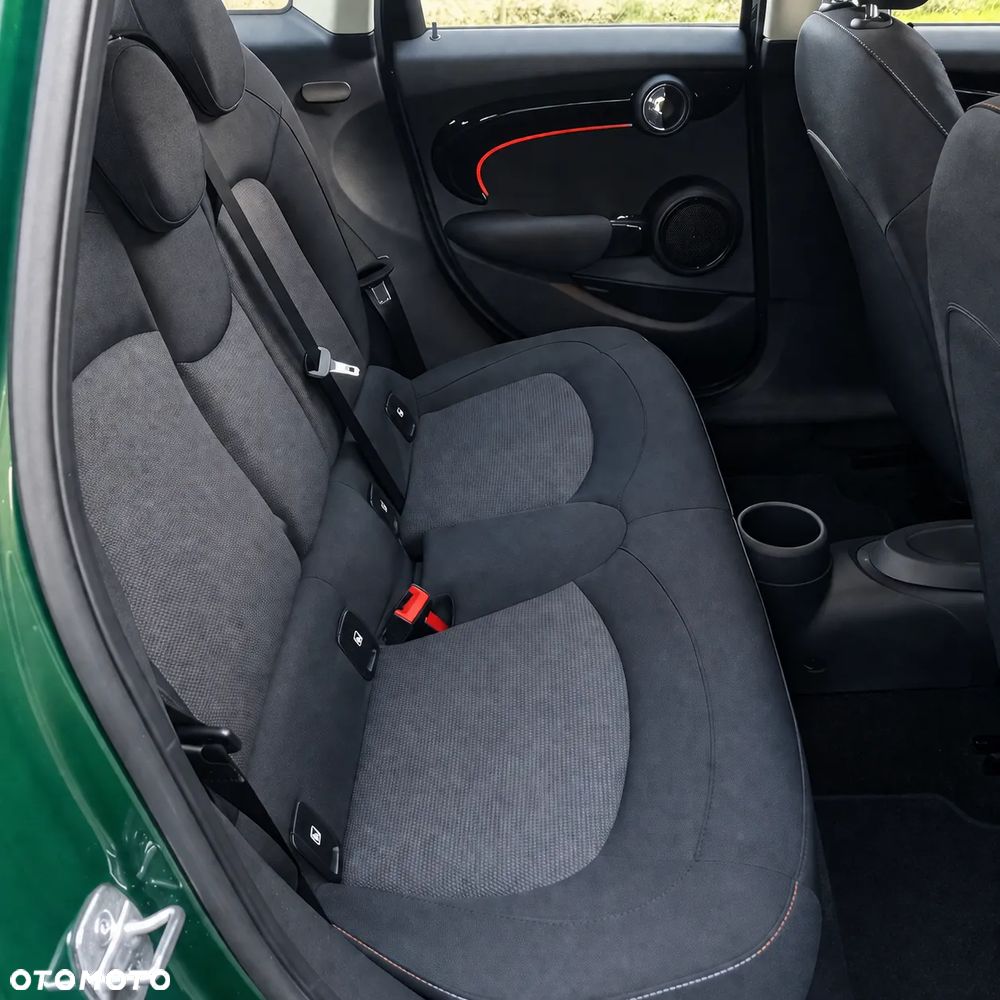 MINI Cooper Standard - 12